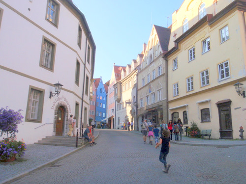 Monastery of F&uuml;ssen on the left side.